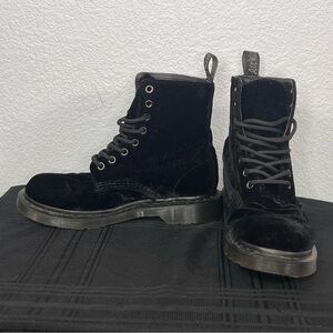 Dr. Martens Page Black Velvet Combat Boots Womens Sz 6